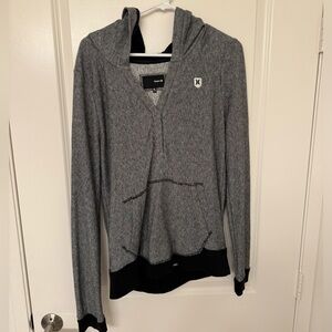 Hurley sweater